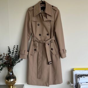 Banana Republic Trench Coat 🎈